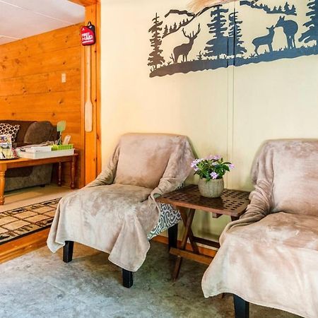 Pocono Cabin With Private Pool At Shawnee Mtn East Stroudsburg Bagian luar foto